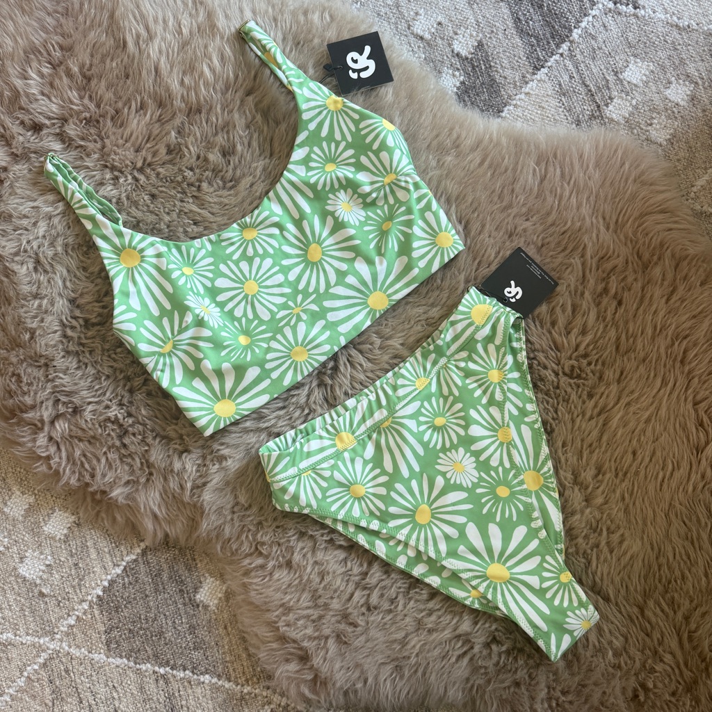 Nwt Inner Relm Diggity Daisy Print Bikini Green - Sz L/Xl — image 4 of 8